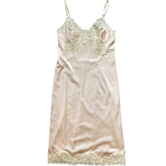 Vintage Vanity Fair Pastel Pink With Cream Floral Lace Slip Size 32 - Picture 7 of 9